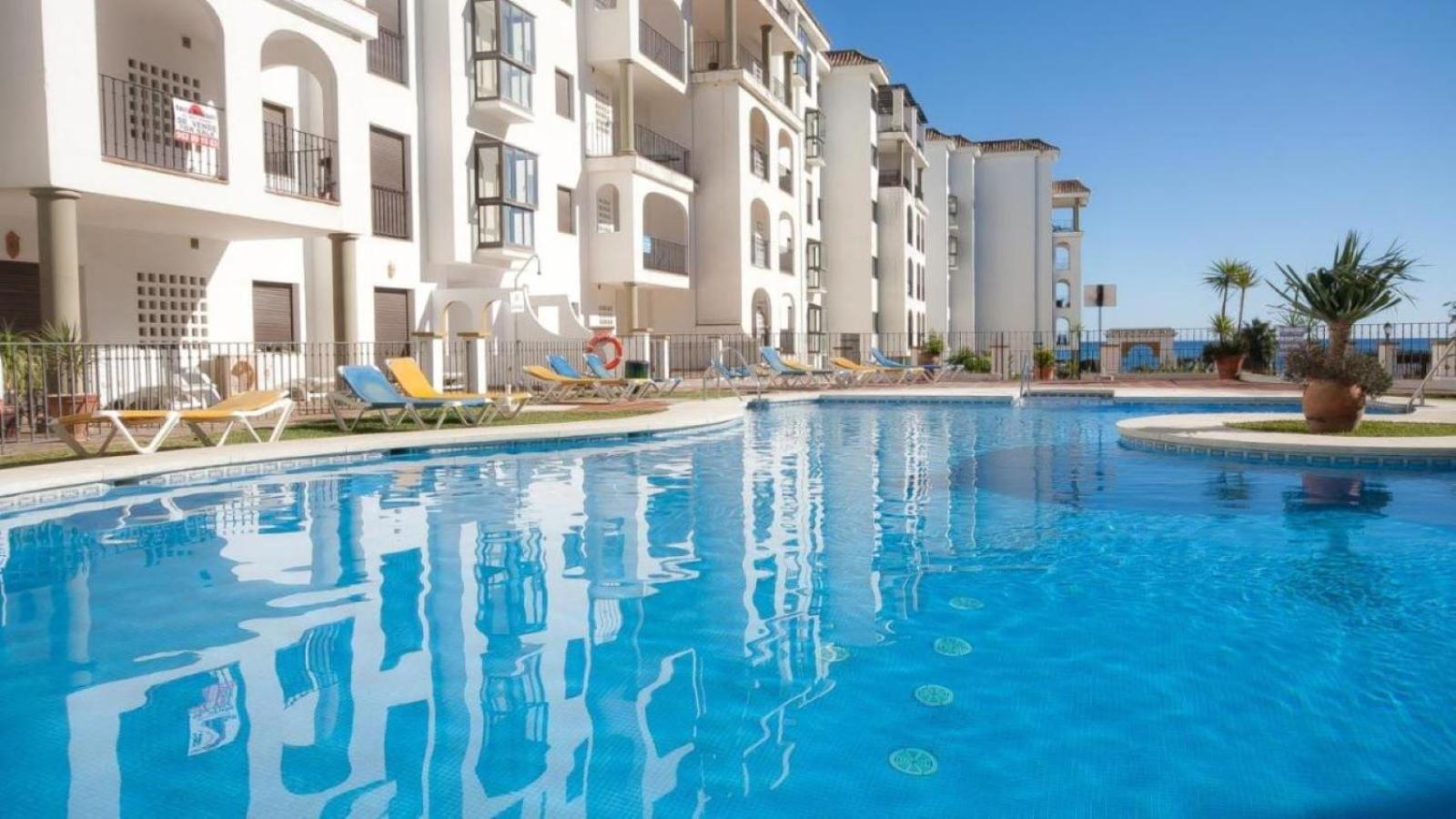 Duquesa Port Apartment มานิลบา ภายนอก รูปภาพ