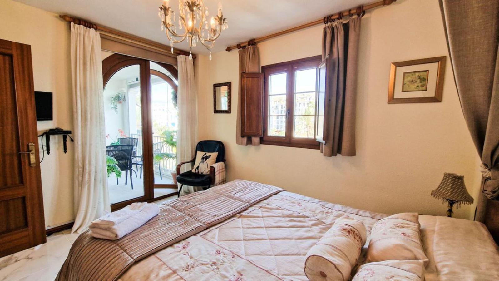 Duquesa Port Apartment มานิลบา ภายนอก รูปภาพ