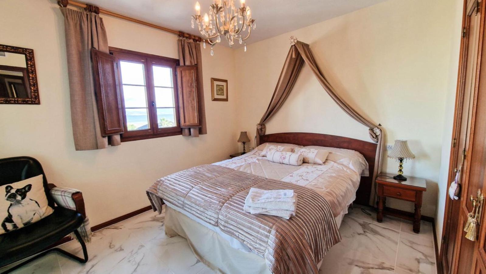 Duquesa Port Apartment มานิลบา ภายนอก รูปภาพ