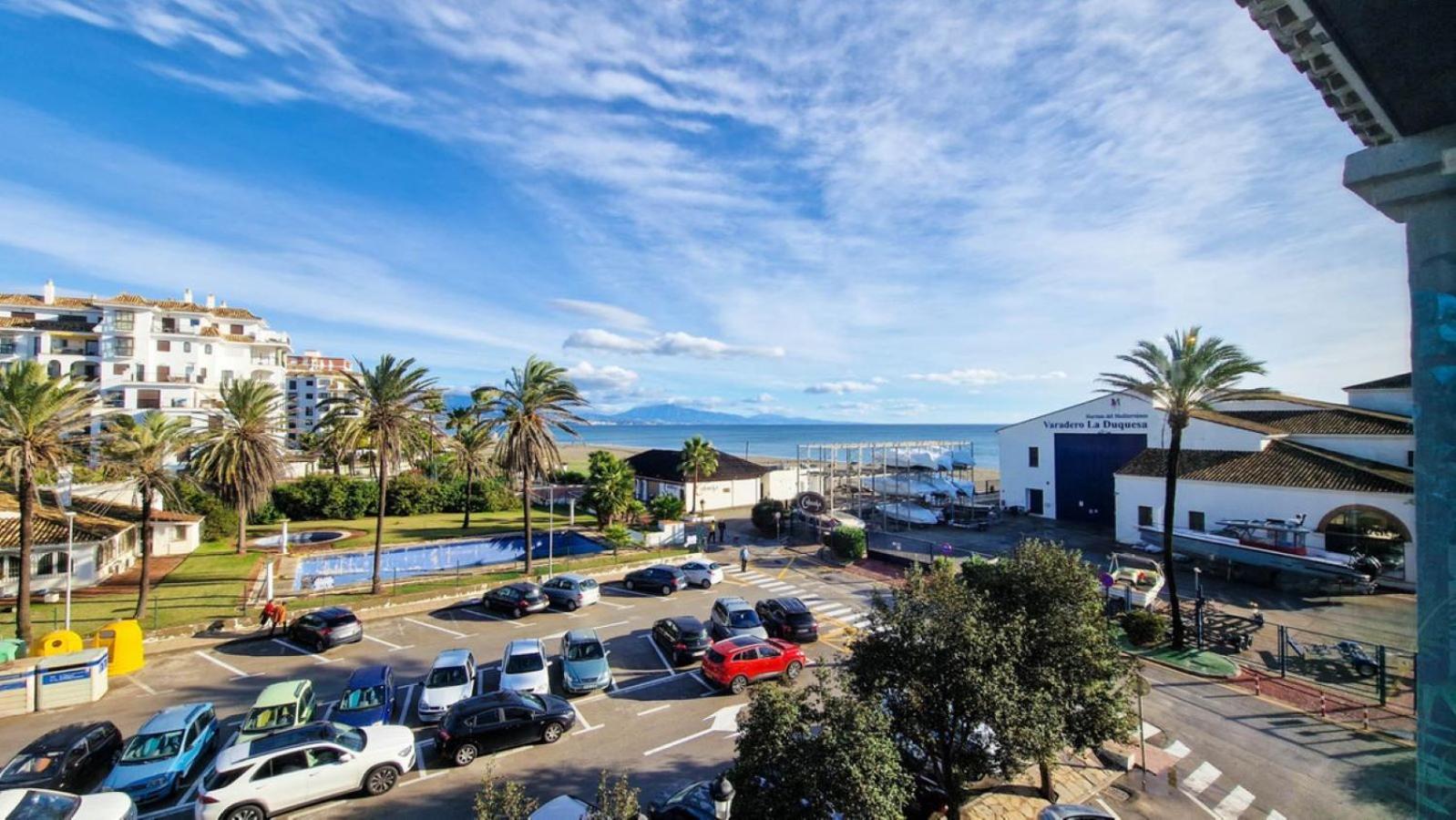 Duquesa Port Apartment มานิลบา ภายนอก รูปภาพ
