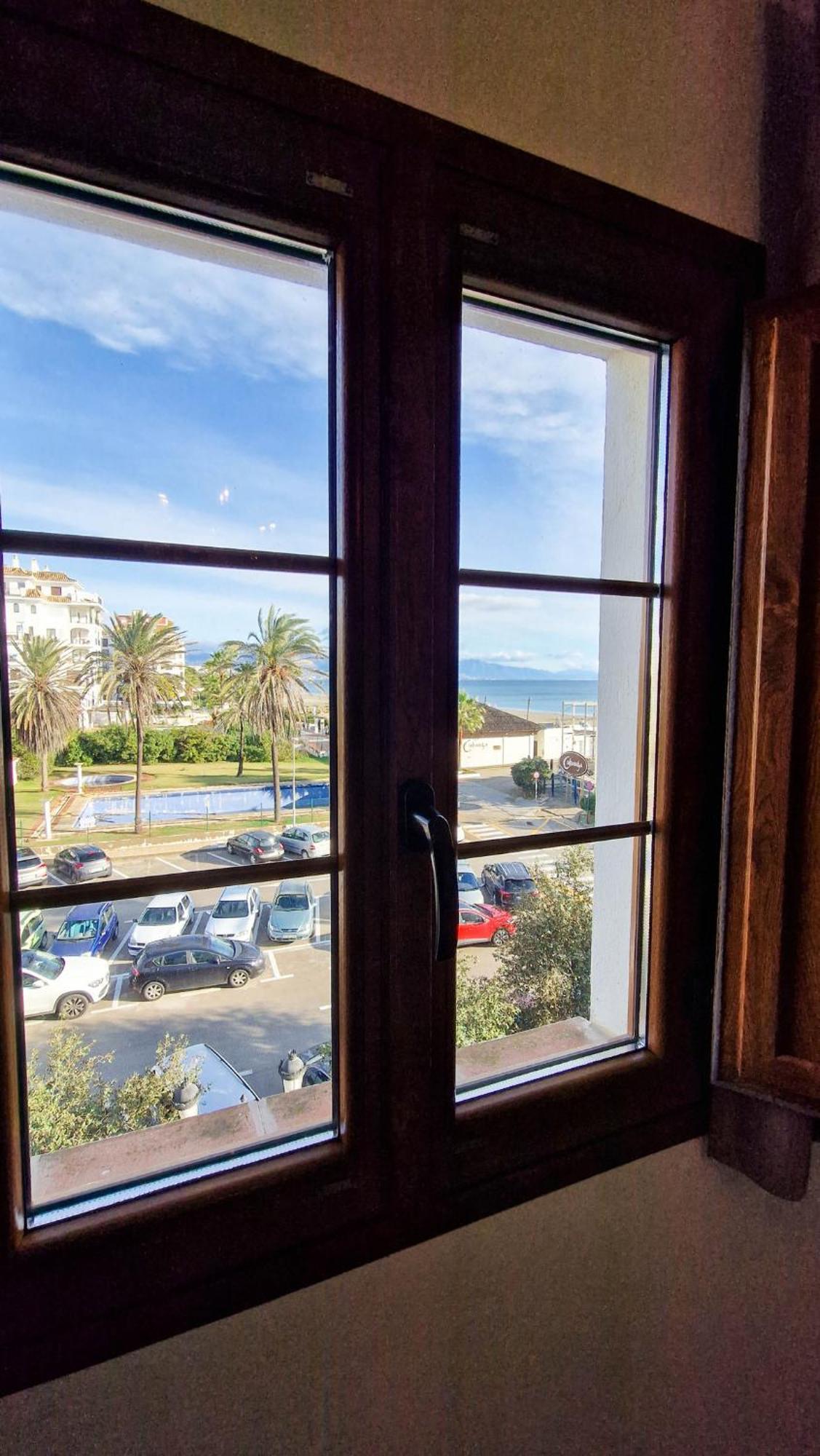 Duquesa Port Apartment มานิลบา ภายนอก รูปภาพ