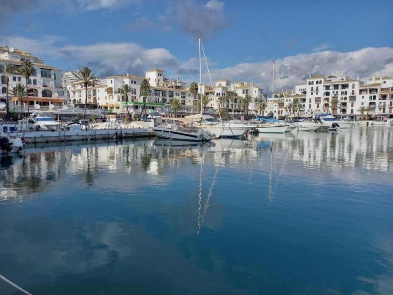 Duquesa Port Apartment มานิลบา ภายนอก รูปภาพ